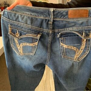 Ariya Jeans distressed decorative pockets Good condition soft/comfortable